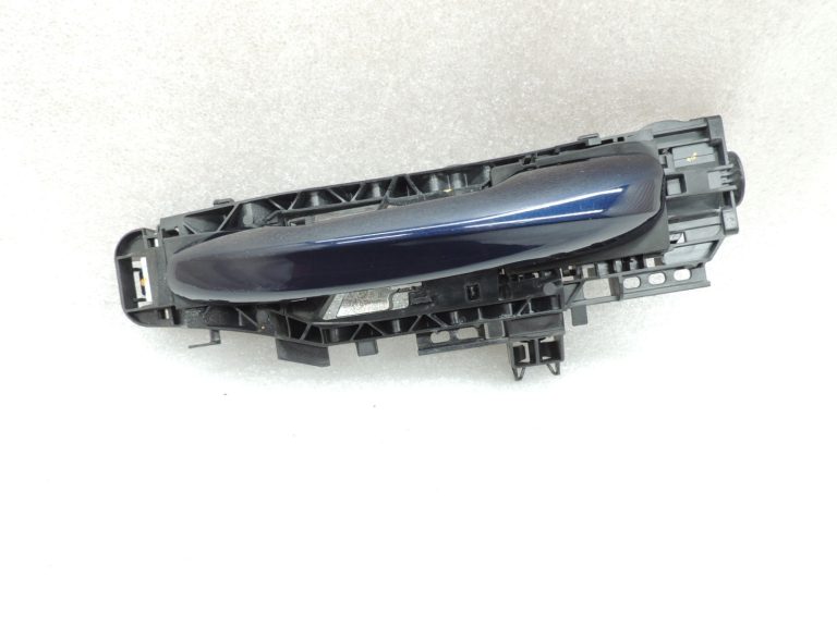 Oriģinālais Mercedes W205 aizmugurējais kreisais ārējo durvju rokturis 890U Canvasite Blue A0997601700