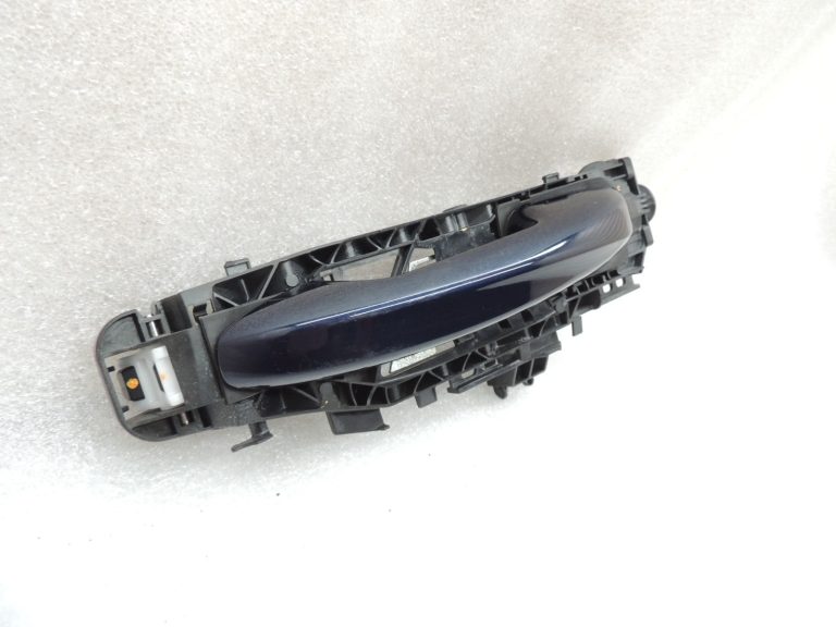 Oriģinālais Mercedes W205 aizmugurējais kreisais ārējo durvju rokturis 890U Canvasite Blue A0997601700