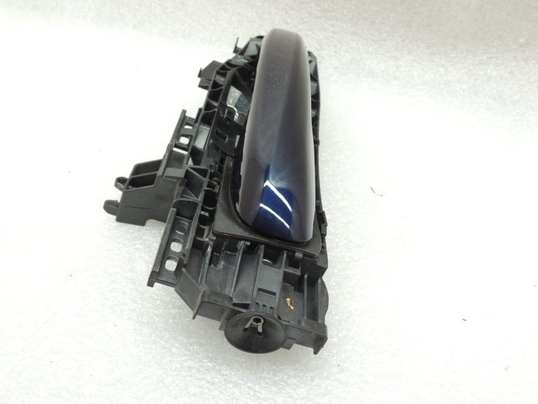Oriģinālais Mercedes W205 aizmugurējais kreisais ārējo durvju rokturis 890U Canvasite Blue A0997601700