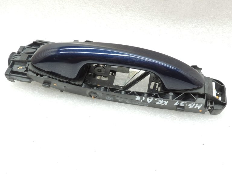 Oriģinālais Mercedes W205 aizmugurējais kreisais ārējo durvju rokturis 890U Canvasite Blue A0997601700