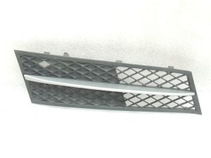 BMW 5. sērijas F10 F11 bampera gaisa ieplūdes režģis labajā pusē 51117200700 51117231860