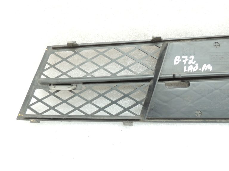 BMW 5. sērijas F10 F11 bampera gaisa ieplūdes režģis labajā pusē 51117200700 51117231860