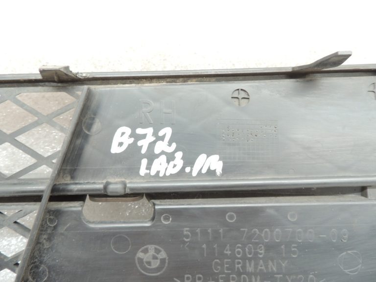 BMW 5. sērijas F10 F11 bampera gaisa ieplūdes režģis labajā pusē 51117200700 51117231860
