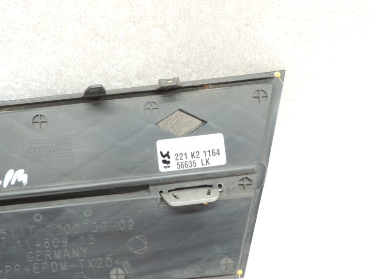 BMW 5. sērijas F10 F11 bampera gaisa ieplūdes režģis labajā pusē 51117200700 51117231860