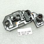 BMW 5. sērijas F10 aizmugurējā apgaismojuma spuldzes turētājs spuldzes turētājs labajā pusē 63217263536