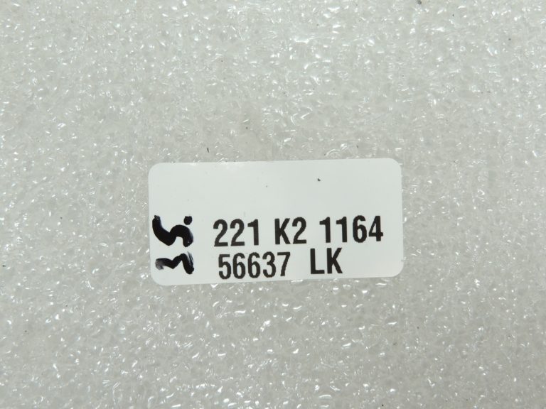 BMW 5. sērijas F10 aizmugurējā apgaismojuma spuldzes turētājs spuldzes turētājs labajā pusē 63217263536