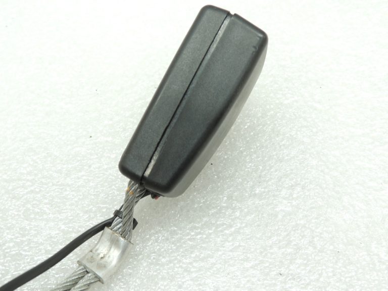 Oriģinālā BMW 5. sērijas F10 F11 aizmugurējās kreisās drošības jostas sprādzes 72117243273