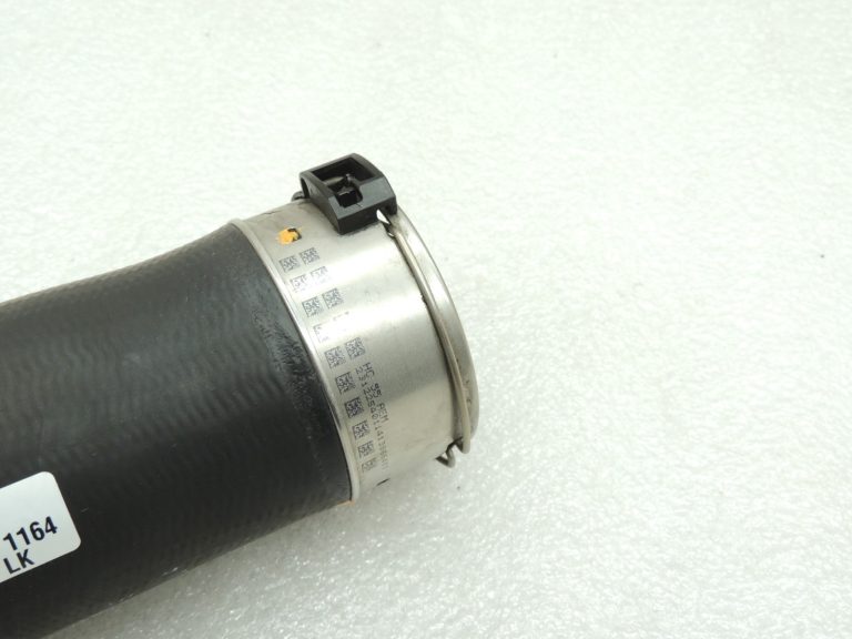 Oriģinālā BMW F07 F10 F11 2.0D N47N N47D20C Uzpildes gaisa šļūtene pa kreisi 11617810615