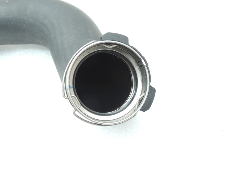 Oriģinālā BMW F07 F10 F11 2.0D N47N N47D20C Uzpildes gaisa šļūtene pa kreisi 11617810615
