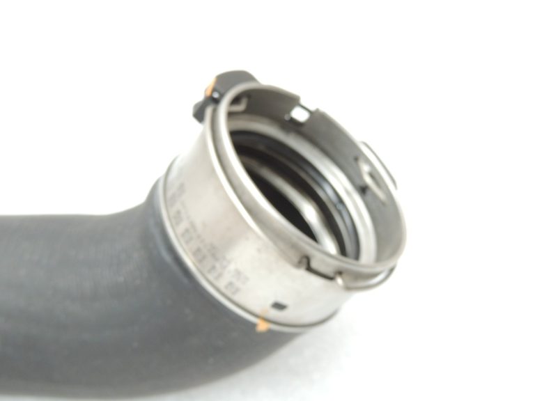 Oriģinālā BMW F07 F10 F11 2.0D N47N N47D20C Uzpildes gaisa šļūtene pa kreisi 11617810615