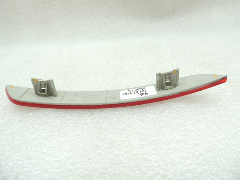 Oriģinālais BMW 5. sērijas F10 salons pirms LCI Aizmugurējā bampera atstarotājs pa labi 7203238
