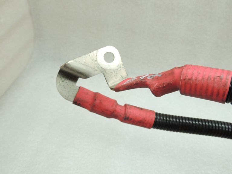 Oriģinālais BMW F10 F11 F07 N47 alternatora startera pozitīvā termināla kabelis 12428512480