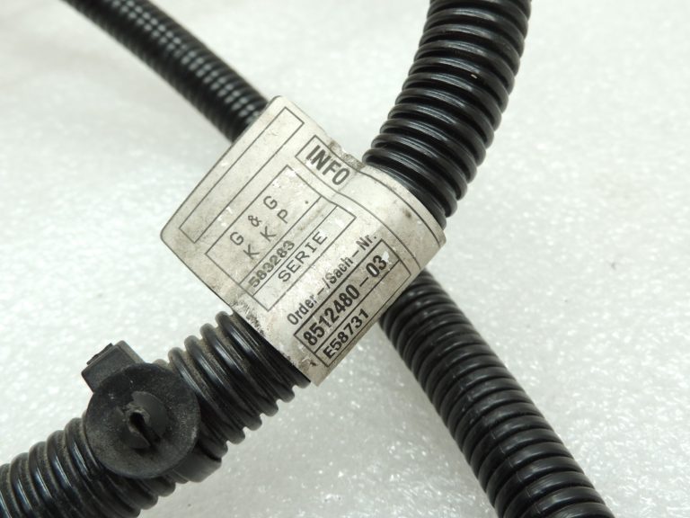 Oriģinālais BMW F10 F11 F07 N47 alternatora startera pozitīvā termināla kabelis 12428512480