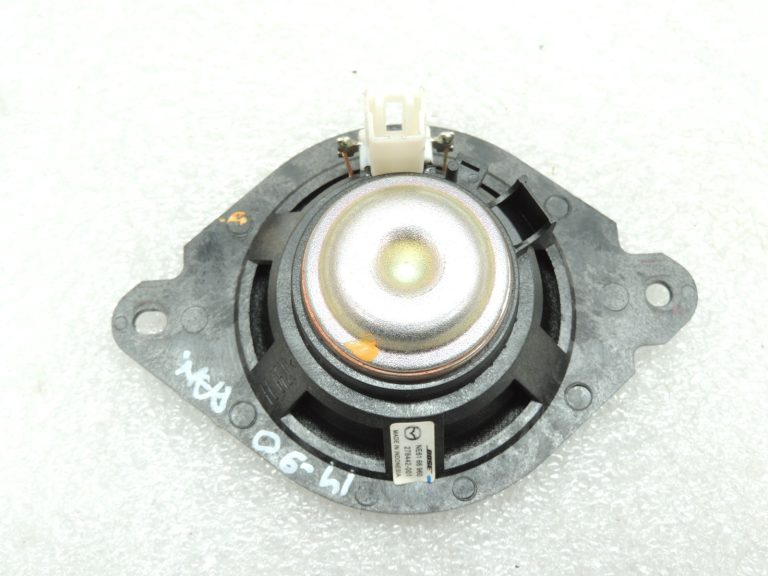Mazda 6 III GJ GL instrumentu paneļa centrālais skaļrunis Bose GHP966960