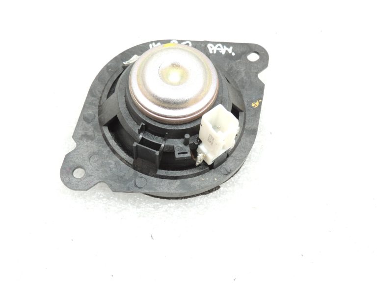 Mazda 6 III GJ GL instrumentu paneļa centrālais skaļrunis Bose GHP966960