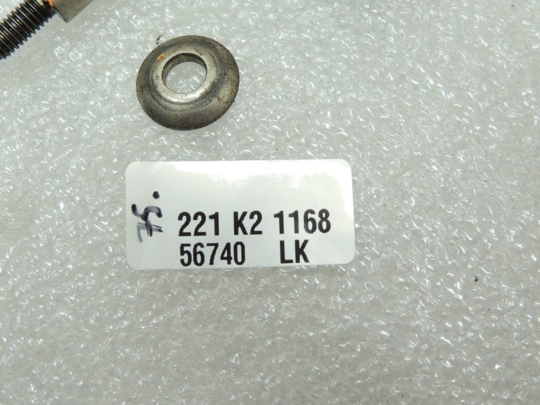 Mazda 3 6 2,2Diesel SKYACTIV-D 1x degvielas iesmidzinātāja kronšteina skrūves SH0110244A