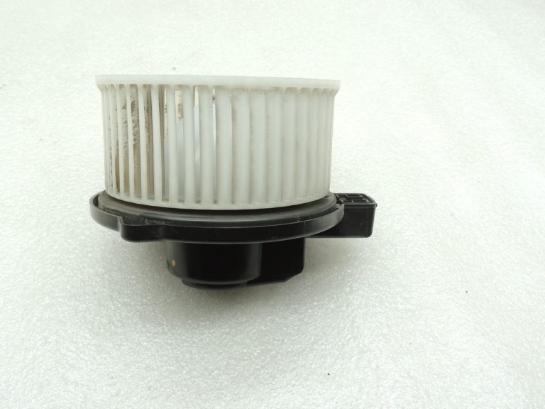 Mazda 6 III GJ GL gaisa kondicionēšanas sistēmas sildītāja ventilatora ventilatora motors GHR161B10