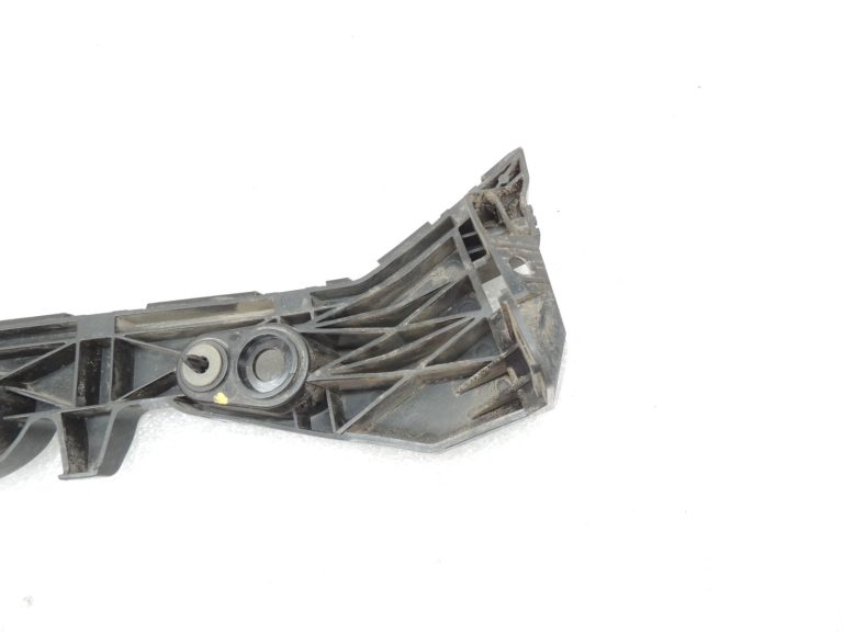 Mazda 6 III GJ GL aizmugurējā bampera kronšteins kreisais + labais GJR9502J1 GJR9502H1