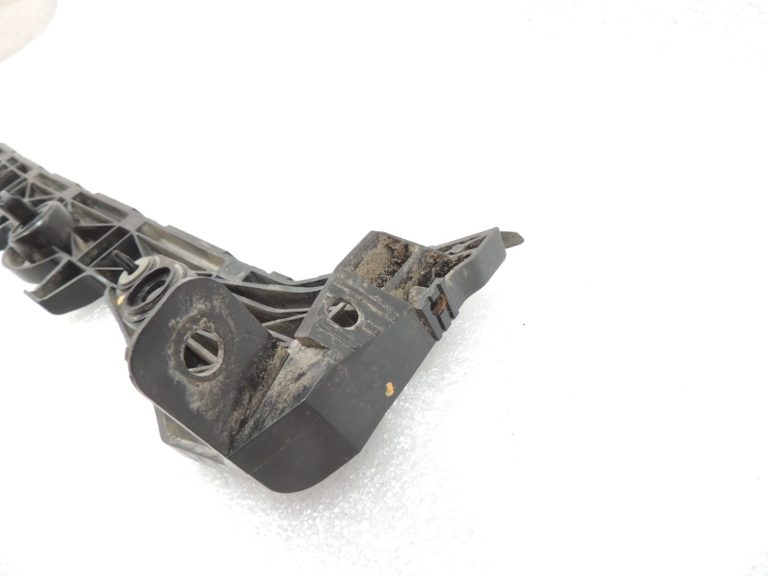 Mazda 6 III GJ GL aizmugurējā bampera kronšteins kreisais + labais GJR9502J1 GJR9502H1