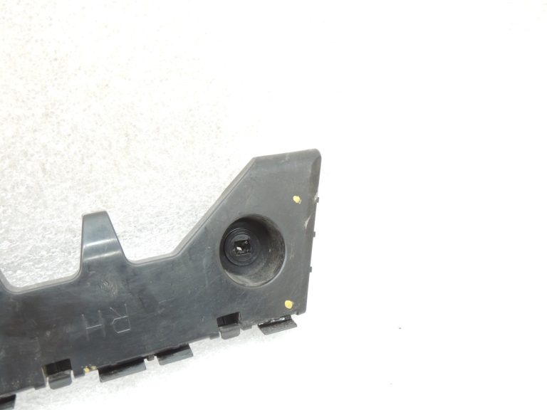 Mazda 6 III GJ GL aizmugurējā bampera kronšteins kreisais + labais GJR9502J1 GJR9502H1