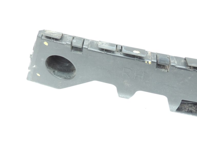 Mazda 6 III GJ GL aizmugurējā bampera kronšteins kreisais + labais GJR9502J1 GJR9502H1