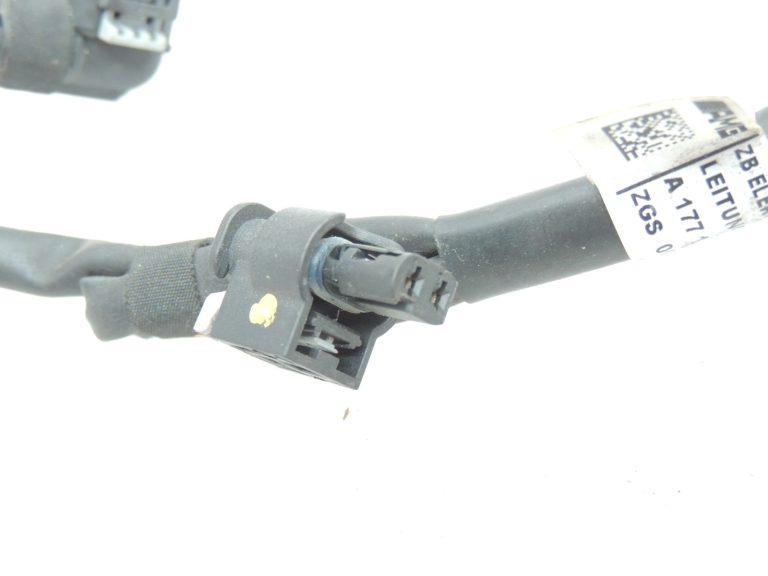 Oriģinālā Mercedes Benz W205 AMG C63 M177 termostata vadu instalācija A1771501420