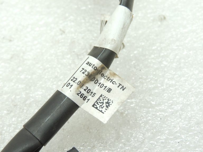 Oriģinālā Mercedes Benz W205 AMG C63 M177 termostata vadu instalācija A1771501420