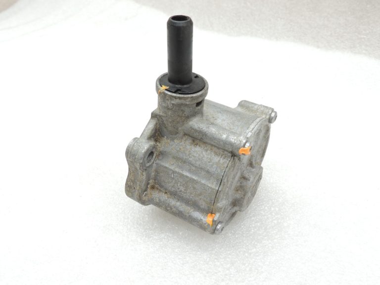 Oriģinālais Mercedes Benz OM651 vakuumsūknis Vakuumsūknis A6512300665 A6512300465