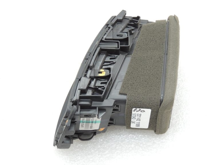 Ford Ranger P375 TKE Ventilācijas režģis Centrs pa labi EB3B-41044K72-ABW