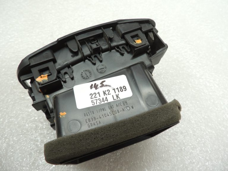 Ford Ranger P375 TKE Ventilācijas režģis Labais EB3B-41045C08-ACW