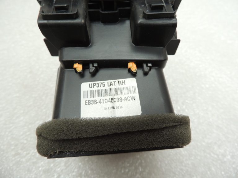 Ford Ranger P375 TKE Ventilācijas režģis Labais EB3B-41045C08-ACW