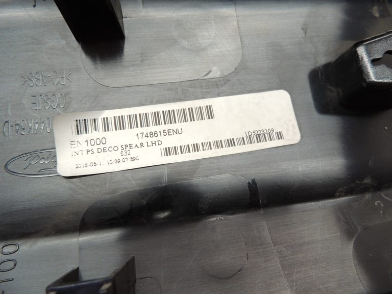 Ford Ranger P375 TKE instrumentu paneļa pārsegs Labais EB3B-41044K45-E
