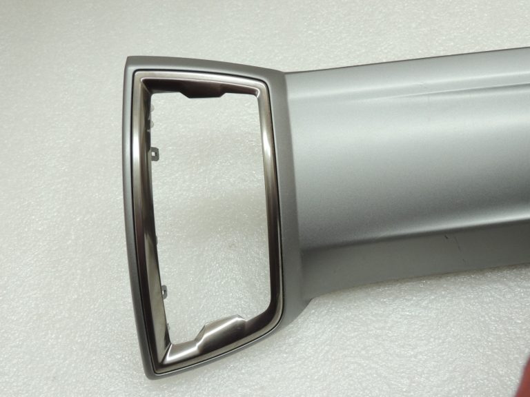 Ford Ranger P375 TKE instrumentu paneļa pārsegs Labais EB3B-41044K45-E