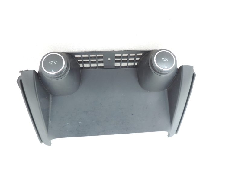 Ford Ranger P375 TKE Centrālās konsoles pārsegs 12V savienojums EM3E-4104494-ABW