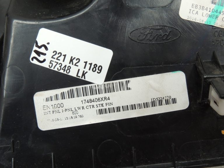 Ford Ranger P375 TKE Centrālās konsoles pārsegs 12V savienojums EM3E-4104494-ABW