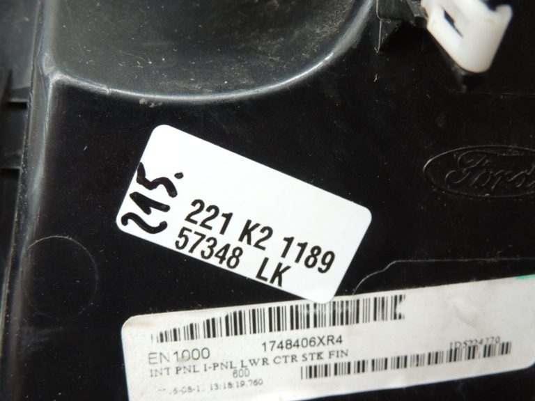 Ford Ranger P375 TKE Centrālās konsoles pārsegs 12V savienojums EM3E-4104494-ABW