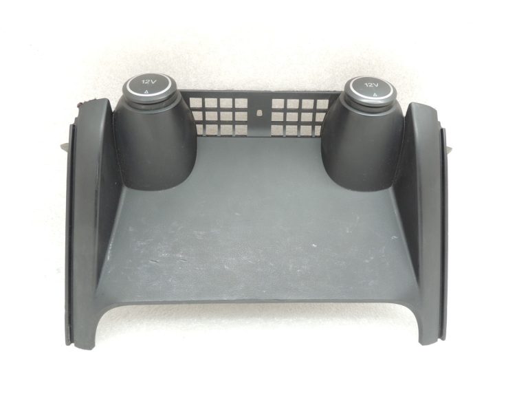 Ford Ranger P375 TKE Centrālās konsoles pārsegs 12V savienojums EM3E-4104494-ABW