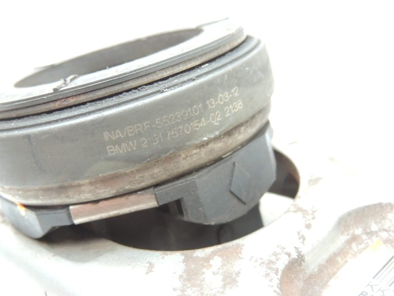 Oriģinālā BMW manuālā pārnesumkārba GS6-45DZ Sajūga dakša Sajūga gultnis 21517564027