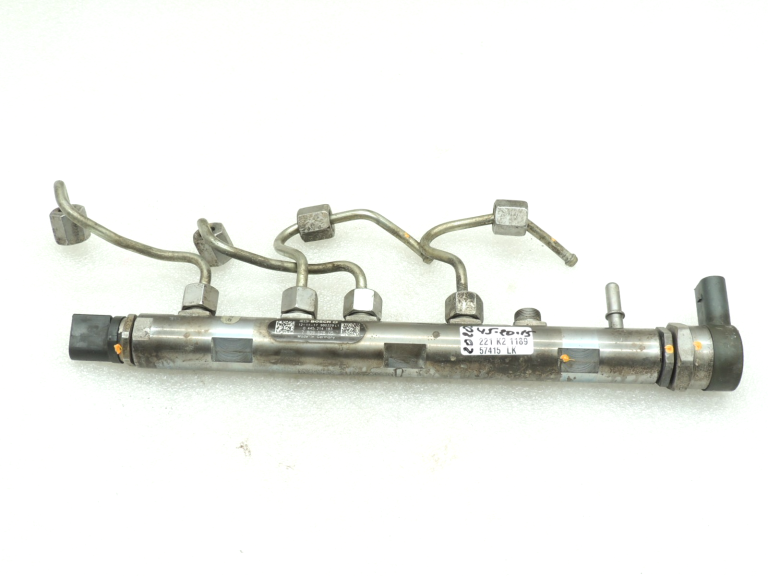 Oriģinālais BMW N47N dīzeļdegvielas iesmidzināšanas kolektors 7800601