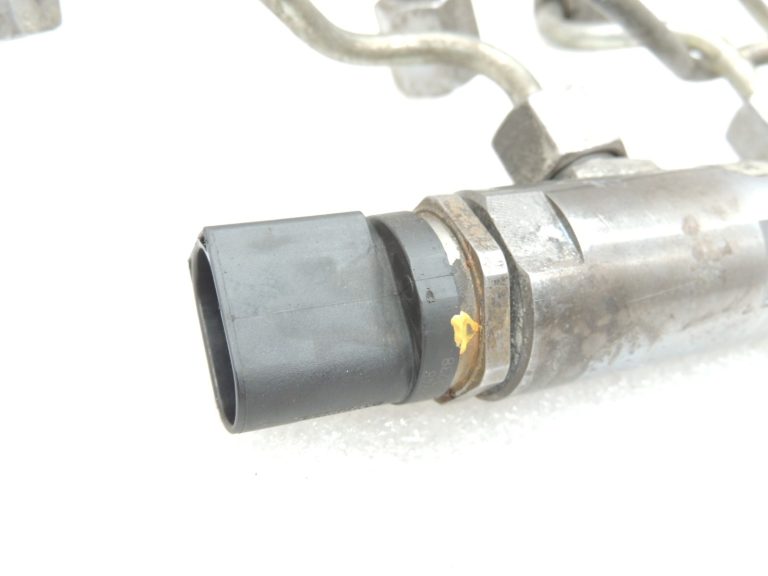 Oriģinālais BMW N47N dīzeļdegvielas iesmidzināšanas kolektors 7800601