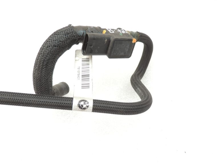 OEM BMW F10 F11 F07 N47N Degvielas padeves caurule Degvielas padeves līnija 13537810784