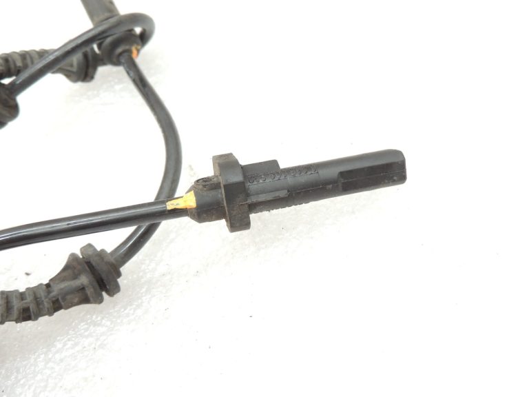 Oriģinālais BMW F10 F12 F13 ABS sensors riteņa ātruma sensors aizmugurē 34526784901