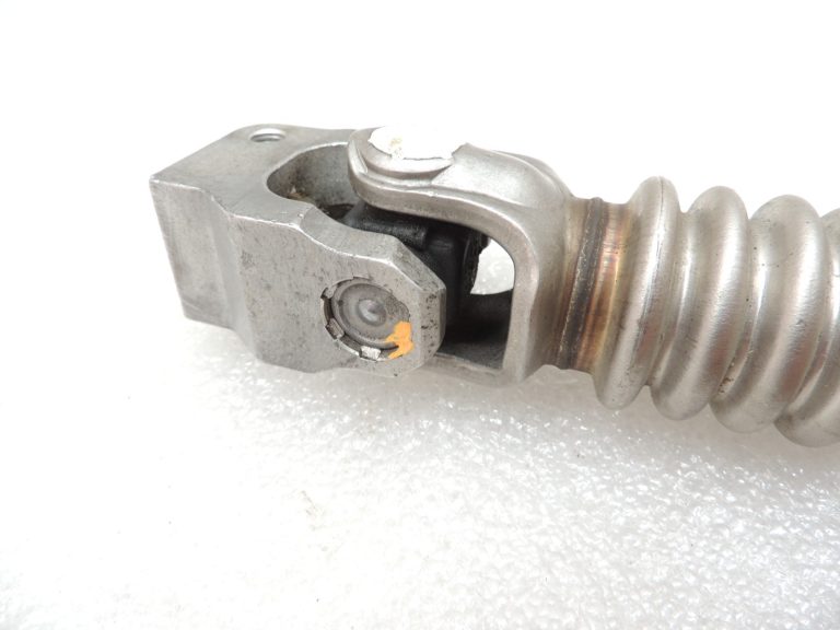 Oriģinālā BMW F06 F07 F10 F10 F11 F12 F13 F01 F02 Universālā savienojuma stūres statņa vārpsta 32306790490