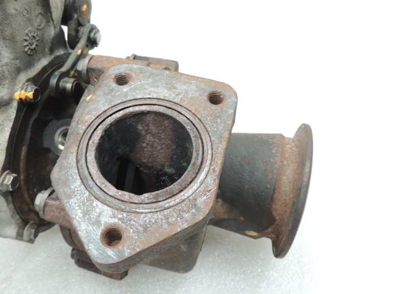 Oriģinālais BMW N47N F20 F20 F21 F30 F31 F10 F07 F11 turbokompresors 1165724779