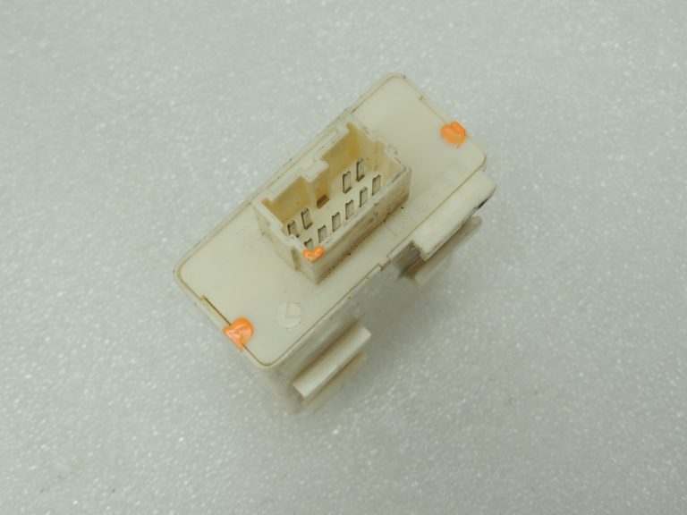 Mitsubishi L200 K7 4WD indikatoru vadības bloks MR222643