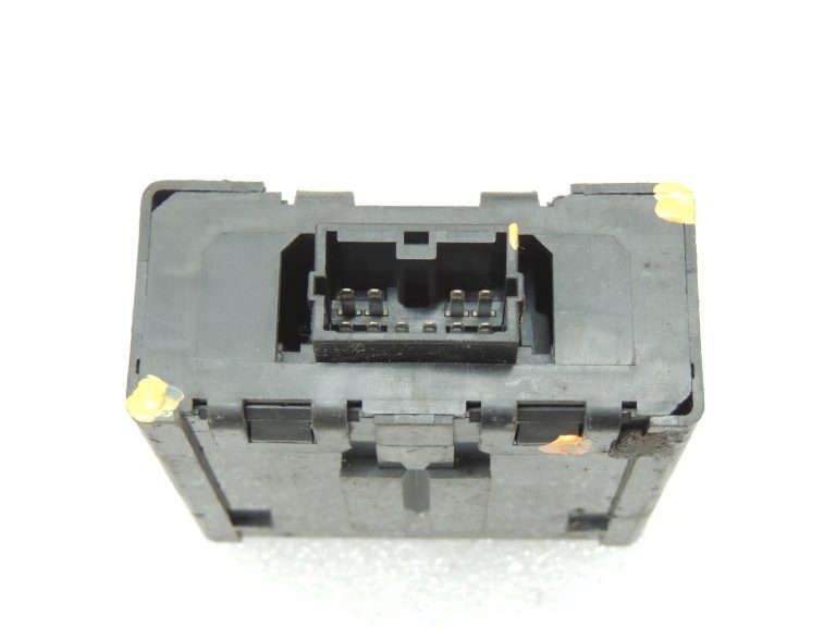 Mitsubishi L200 K74T 4WD Diferenciāļa bloķēšanas vadības bloks MR166014 Diferenciāļa bloķēšana contr