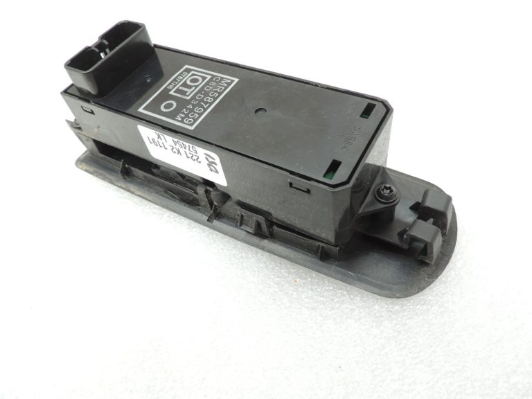 Mitsubishi Colt VI Z30 2-reizējs elektrisko logu slēdzis priekšējais kreisais MR587959