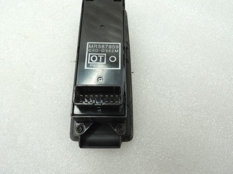 Mitsubishi Colt VI Z30 2-reizējs elektrisko logu slēdzis priekšējais kreisais MR587959