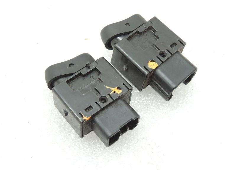 Mitsubishi Colt VI Z30 Apsildāmo sēdekļu slēdzis kreisais + labais MN108339 MN108340