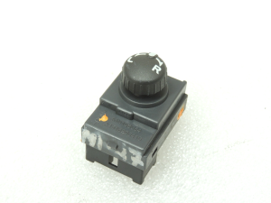 Mitsubishi Colt VI Z30 Ārējo spoguļu regulēšanas slēdzis MN108084 8608A129